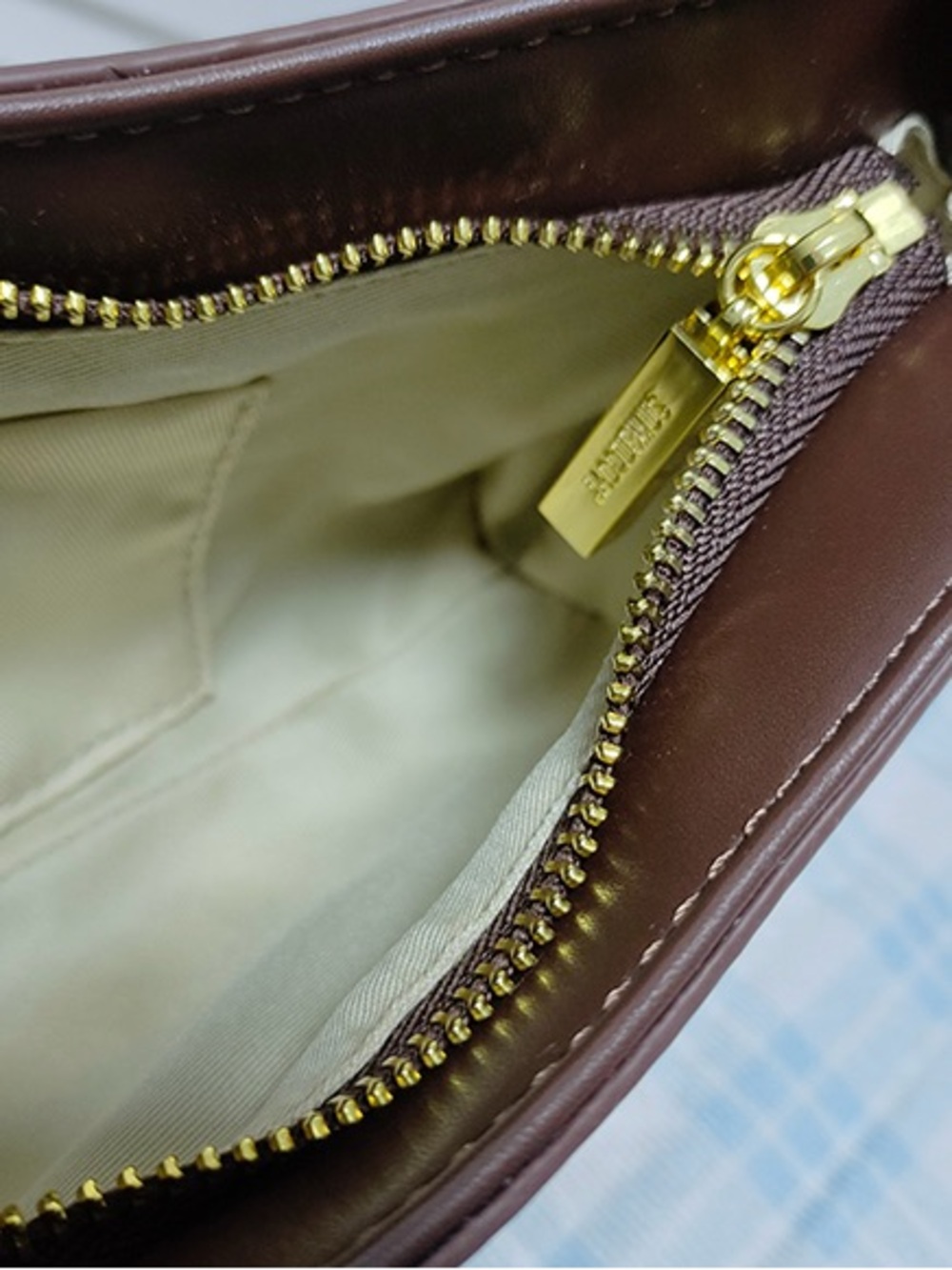 Jacquemus Brown Leather Crossbody Bag with Gold Logo - Picture 5 of 5